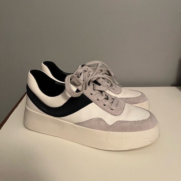 Vince Warren Court Sneaker - Picture 4 of 4